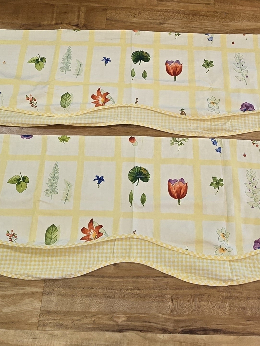 Vintage Waverly Summer Studies Scalloped Valance Curtains Yellow Botanical Wide